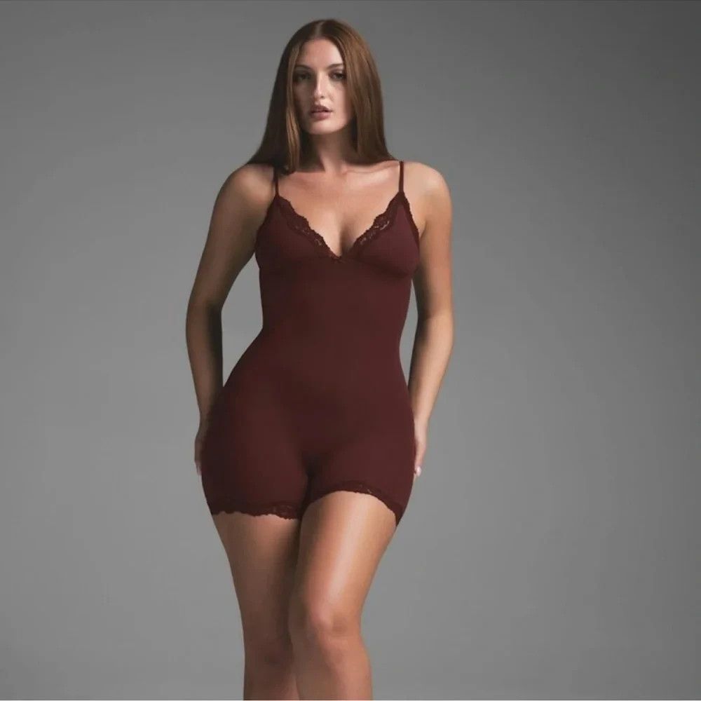 Women's SKIMS Fits Everybody Lace Trim Triangle Romper in Oxblood Size XL